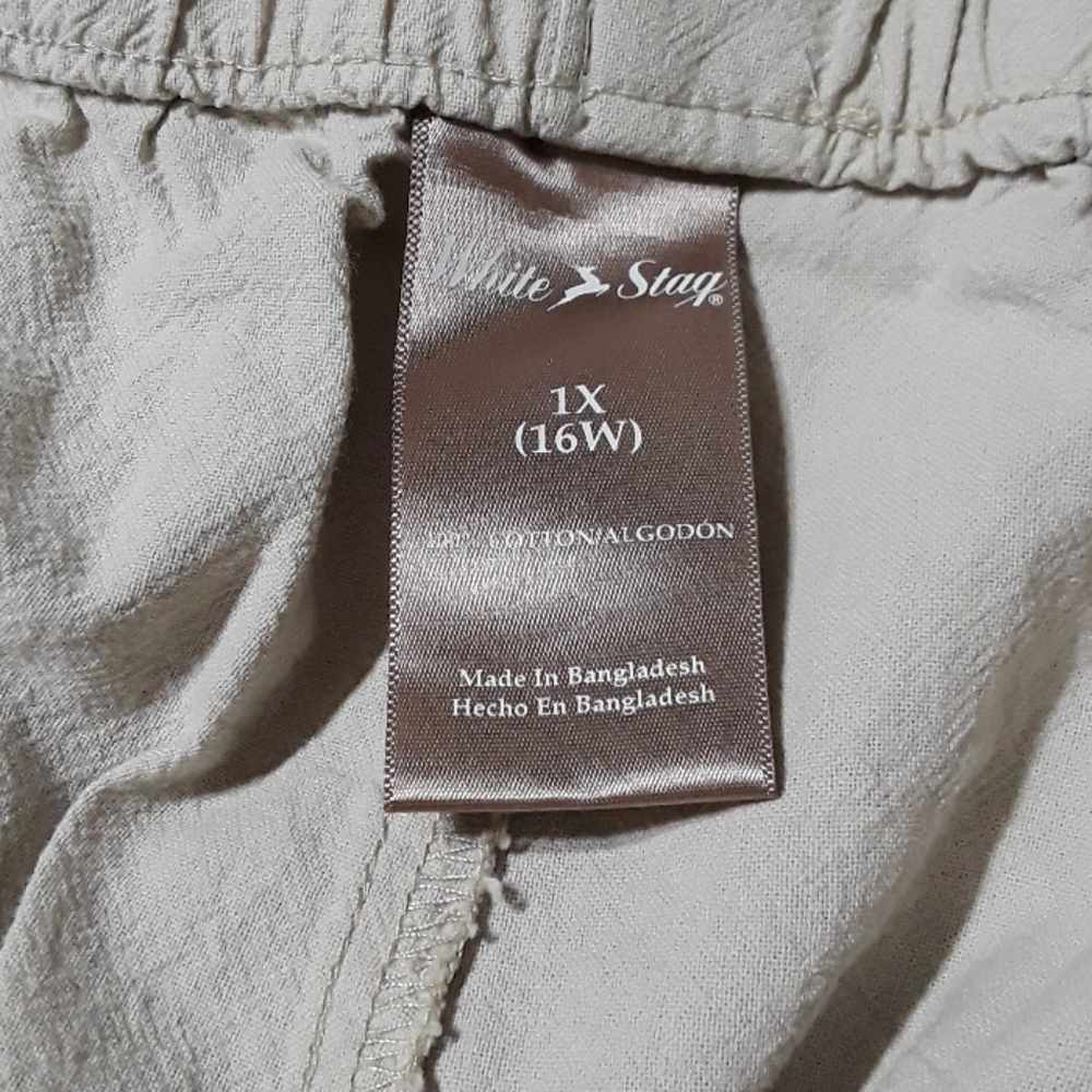 Capri's - Picture 2 of 2